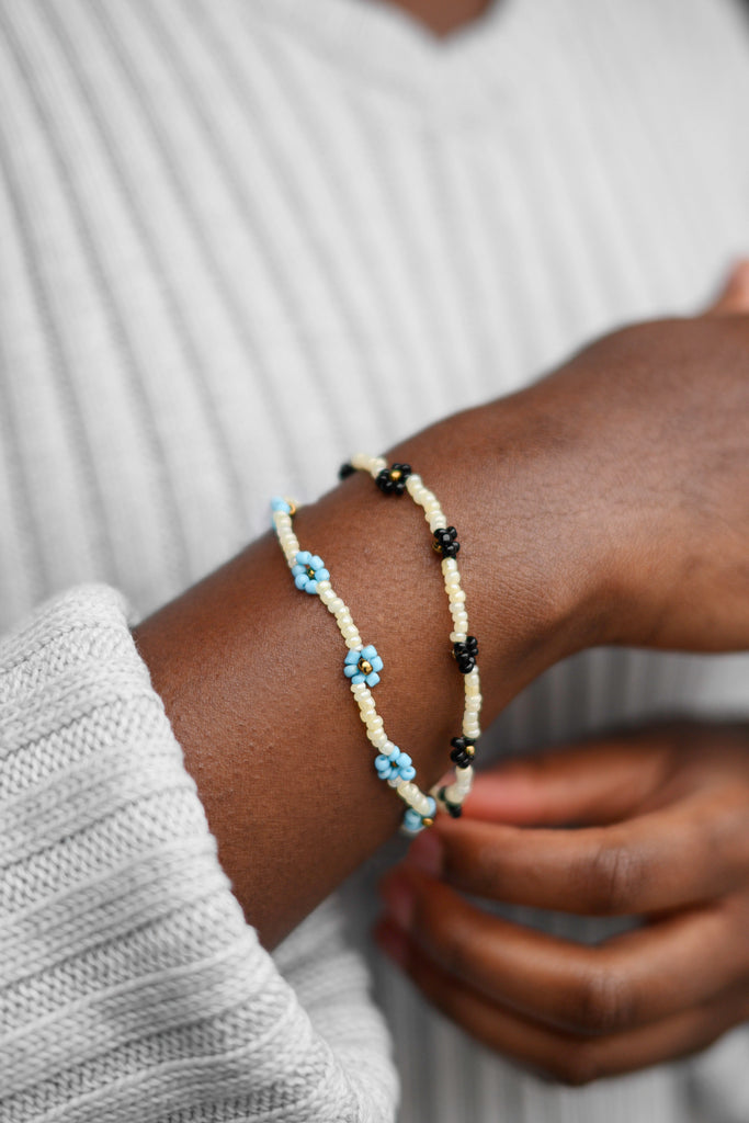 Others Bracelet with Black Flowers