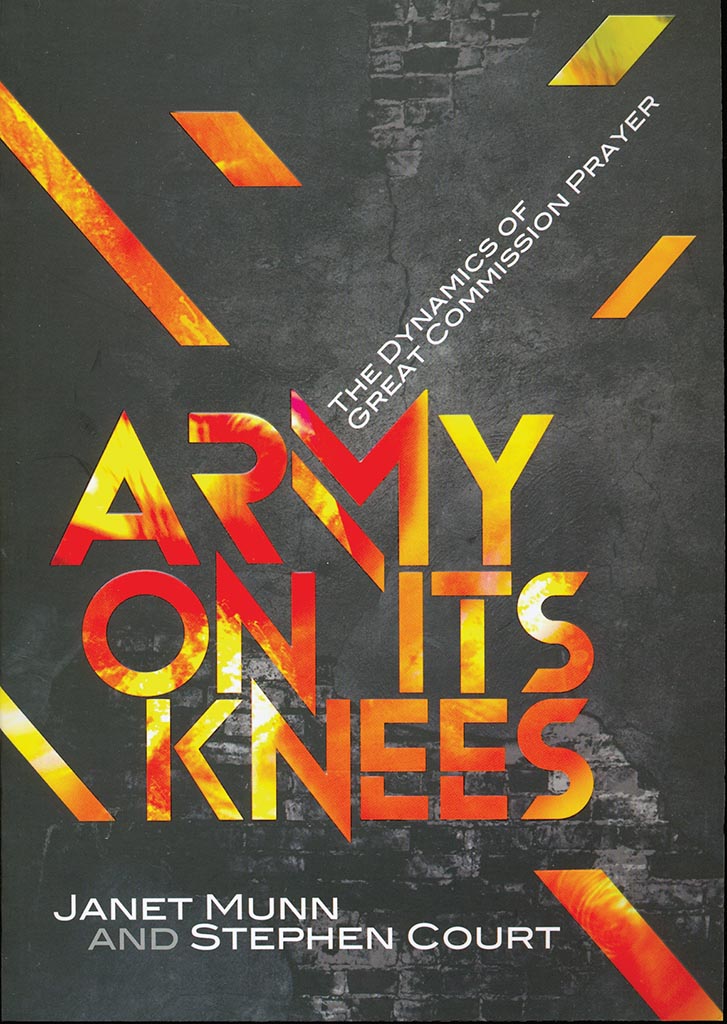 Army On Its Knees by Janet Munn and Stephen Court